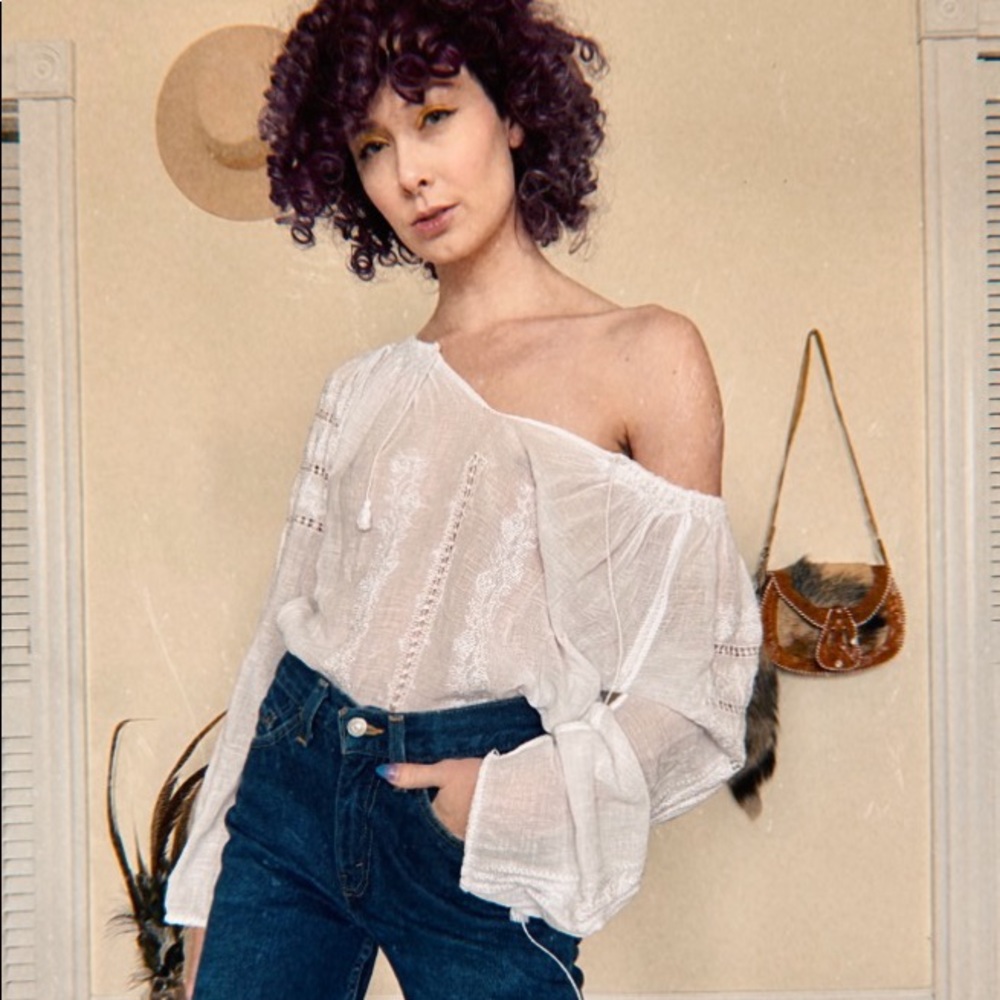 SOLD White Romanian Embroidered Blouse Vintage - Picture 15 of 15